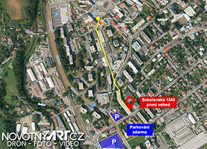Mapa Rychnova nad Kněžnou a provozovny a možnost parkování