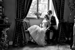 svatební fotografie portrét nevěsty a ženicha v prostorách zámku Častolovoce