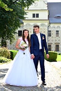 Svatební fotografie novomanželů zámek Doudleby nad Orlicí
